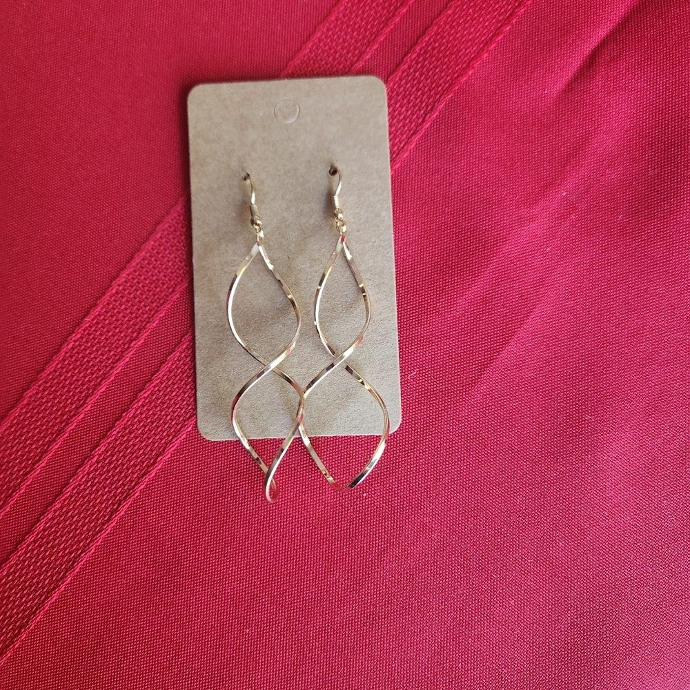 ☃️Gold Twisted Earrings